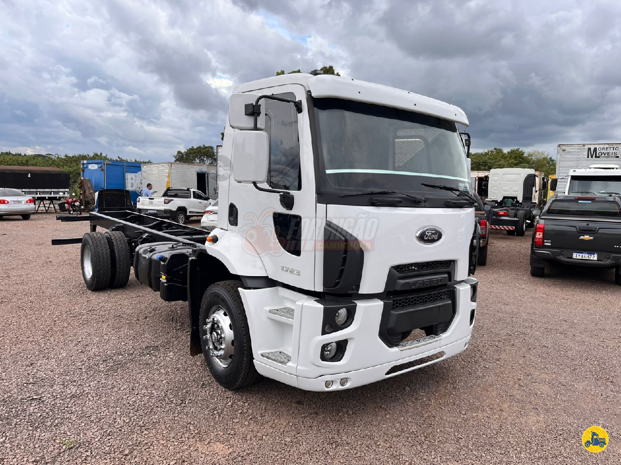 CAMINHAO FORD CARGO 1723 Chassis Toco 4x2 Formigão Caminhões CASCAVEL PARANÁ PR
